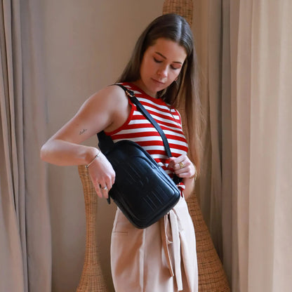 Roamer Vegan Leather 2.8L Sling | Crossbody Bag