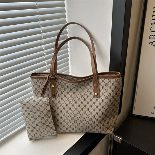New Simple Fashion Large Capacity Niche Bag | Women's New Trend Delicate Comfortable Hand Bill Shoulder Bag